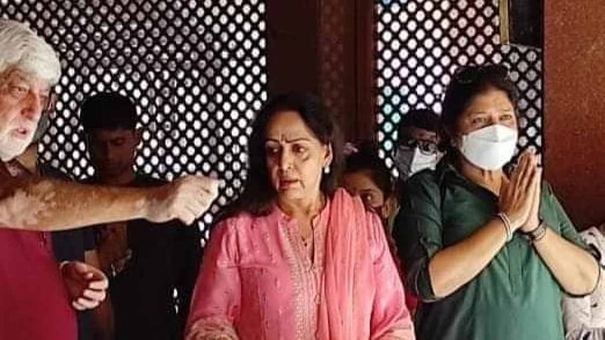भाजपा सांसद हेमा मालिनी ने कश्मीर के खीर भवानी मंदिर में किए दर्शन-पूजन