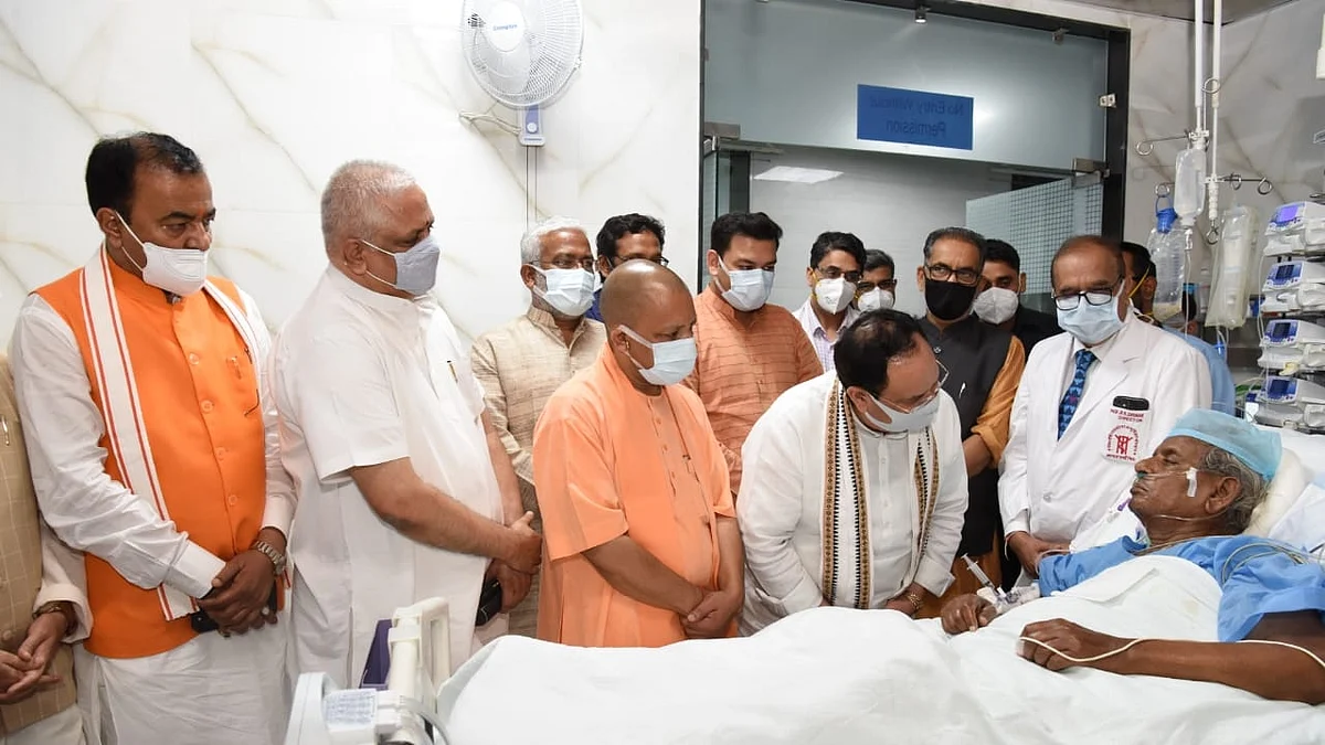 भाजपा अध्यक्ष जेपी नड्डा पूर्व मुख्यमंत्री कल्याण सिंह का हालचाल जानने पहुंचे लखनऊ