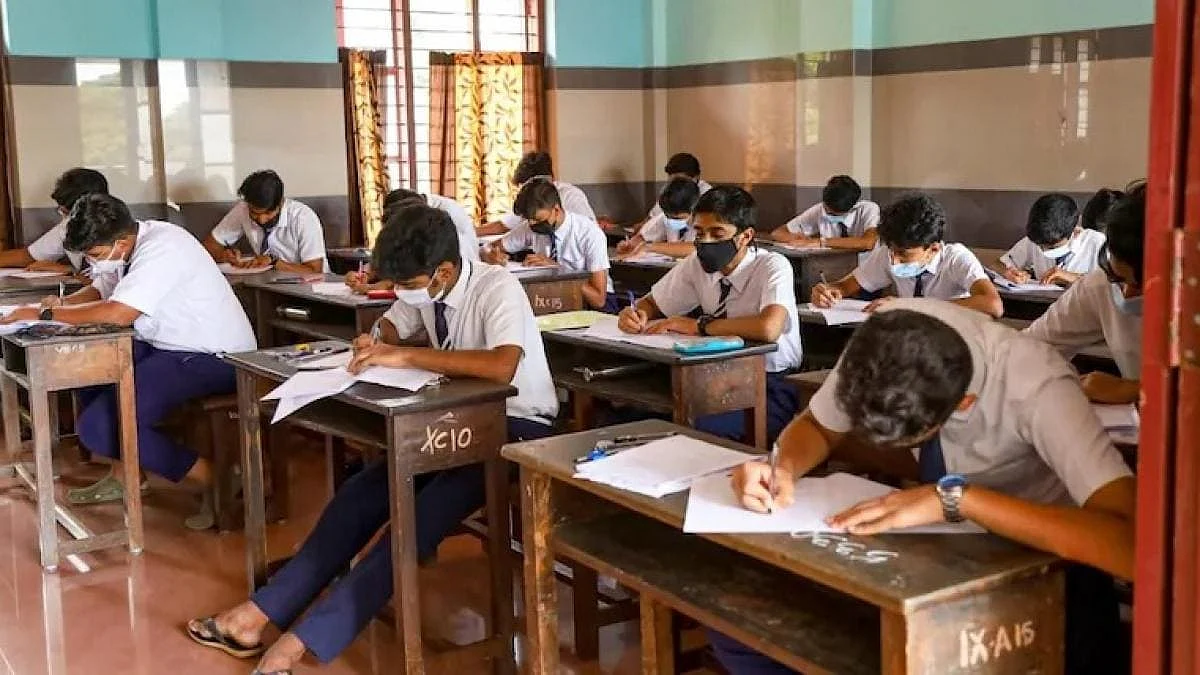 कर्नाटक: शुरू हुई 10वीं कक्षा की परीक्षा, शामिल हो रहे 8.76 लाख छात्र-छात्राएं