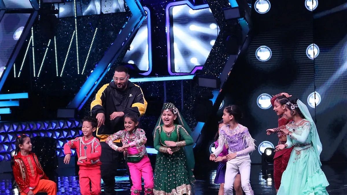 बादशाह ने रियलिटी शो 'सुपर डांसर: चैप्टर 4' के प्रतियोगियों के सम्मान में जूते उतारे
