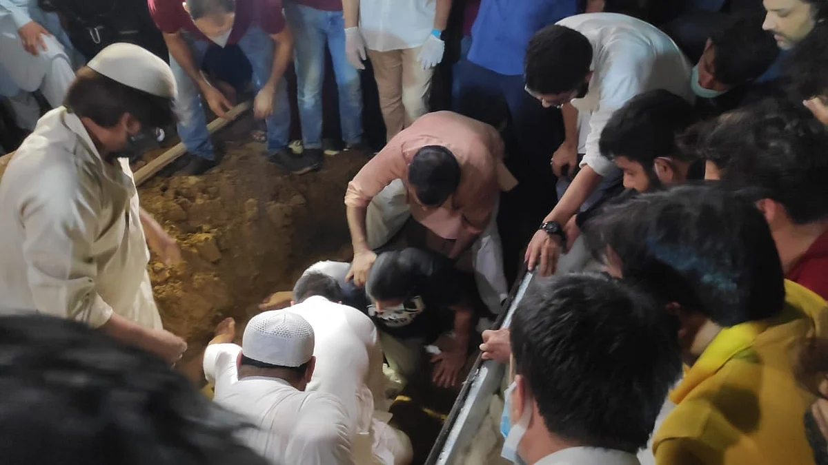 जामिया के कब्रिस्तान में दफनाया गया दानिश सिद्दीकी का पार्थिव शरीर