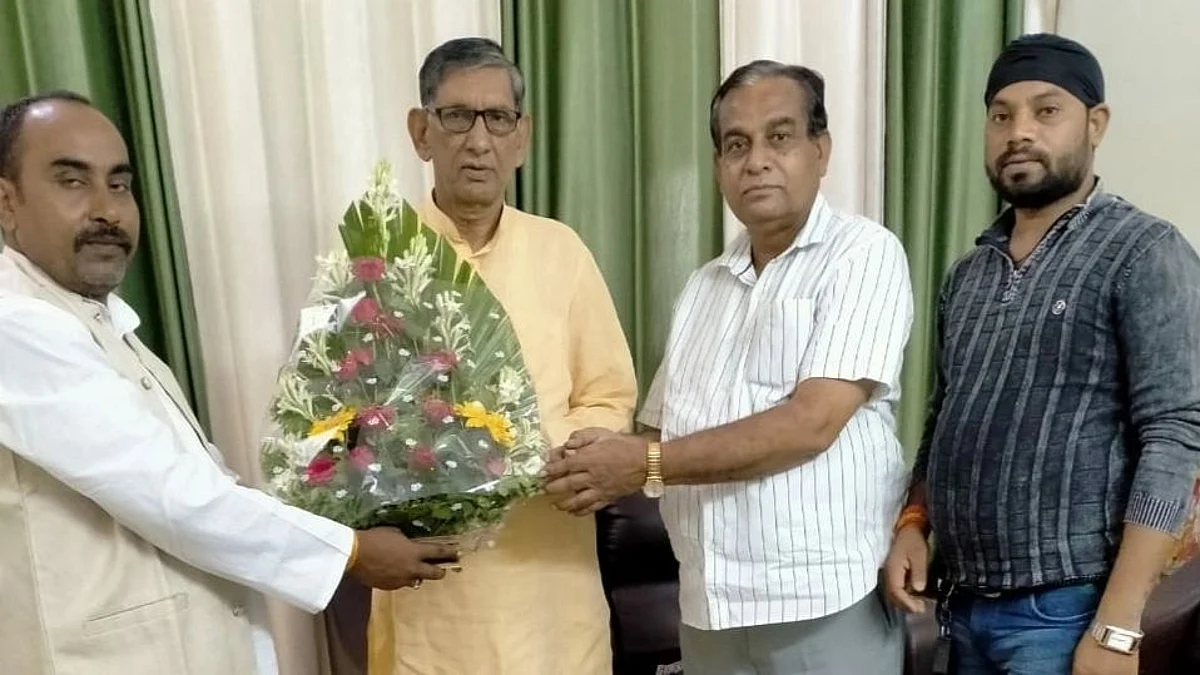 लखनऊ: LJP के प्रदेश अध्यक्ष मा० मणिशंकर पांडये जी से पार्टी के मुख्य प्रदेश प्रवक्ता श्री बनर्जी ने की शिष्टाचार भेंट