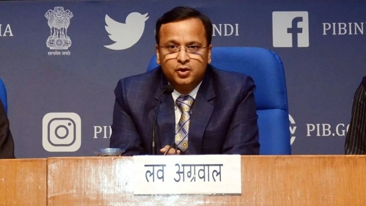 केंद्र ने कोविड व्यवहार के उल्लंघन पर चेताया, तीसरी लहर को मौसम का अपडेट न समझें