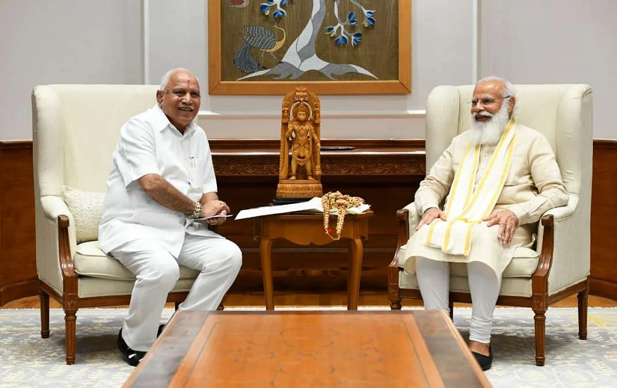 पीएम मोदी से मिले येदियुरप्पा, 'बदलाव' की बात को खारिज किया