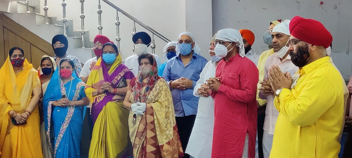 उत्तर प्रदेश : केंद्रीय रक्षा मंत्री राजनाथ सिंह जी के जन्मदिन पर ऐतिहासिक गुरुद्वारा नाका हिंडोला में अरदास समागम
