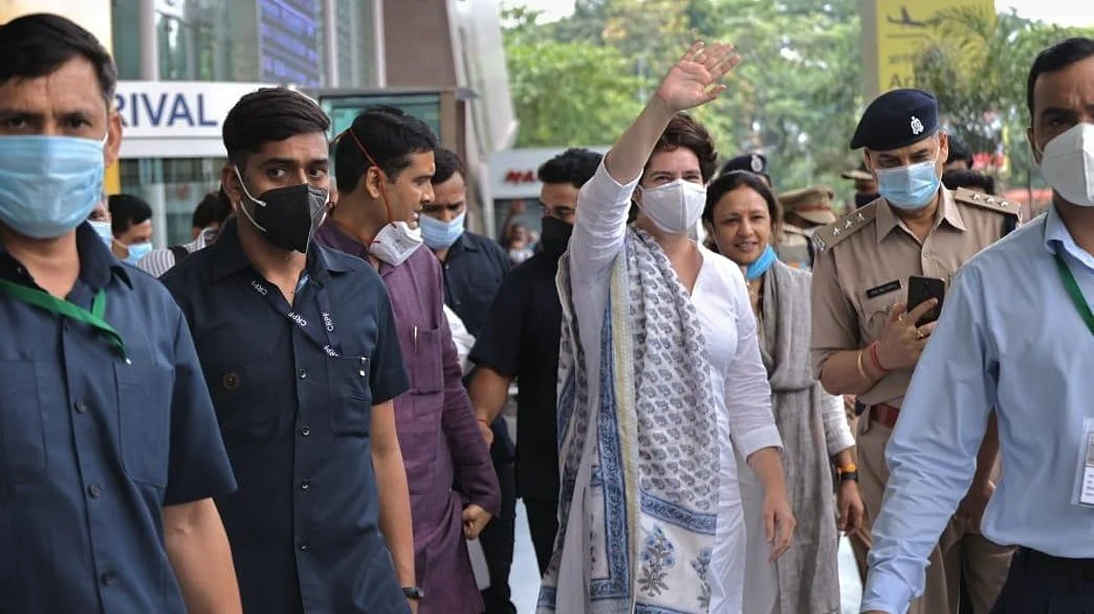 लखनऊ पहुंची प्रियंका का हुआ जोरदार स्वागत, पहुँचते ही कानून व्यवस्था को लेकर मौन धरने पर बैठीं