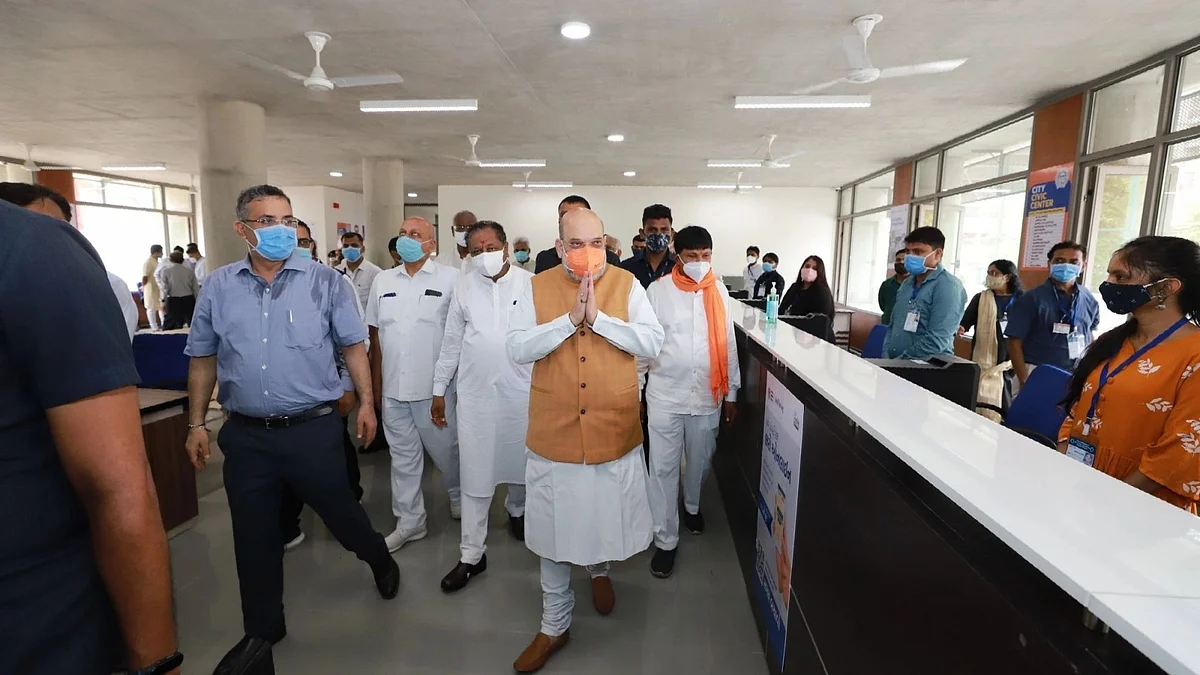 अहमदाबाद पुलिस ने शाह के दौरे के दौरान लोगों से खिड़कियां, दरवाजे बंद करने को कहा