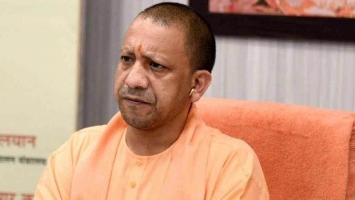 योगी ने स्मारकों, खासकर अम्बेडकर की स्मारकों की उचित देखभाल के आदेश दिए