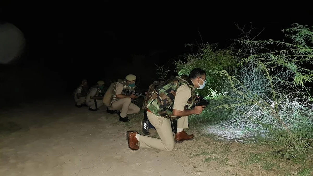 आगरा में पुलिस के साथ मुठभेड़ में खूंखार गैंगस्टर मारा गया