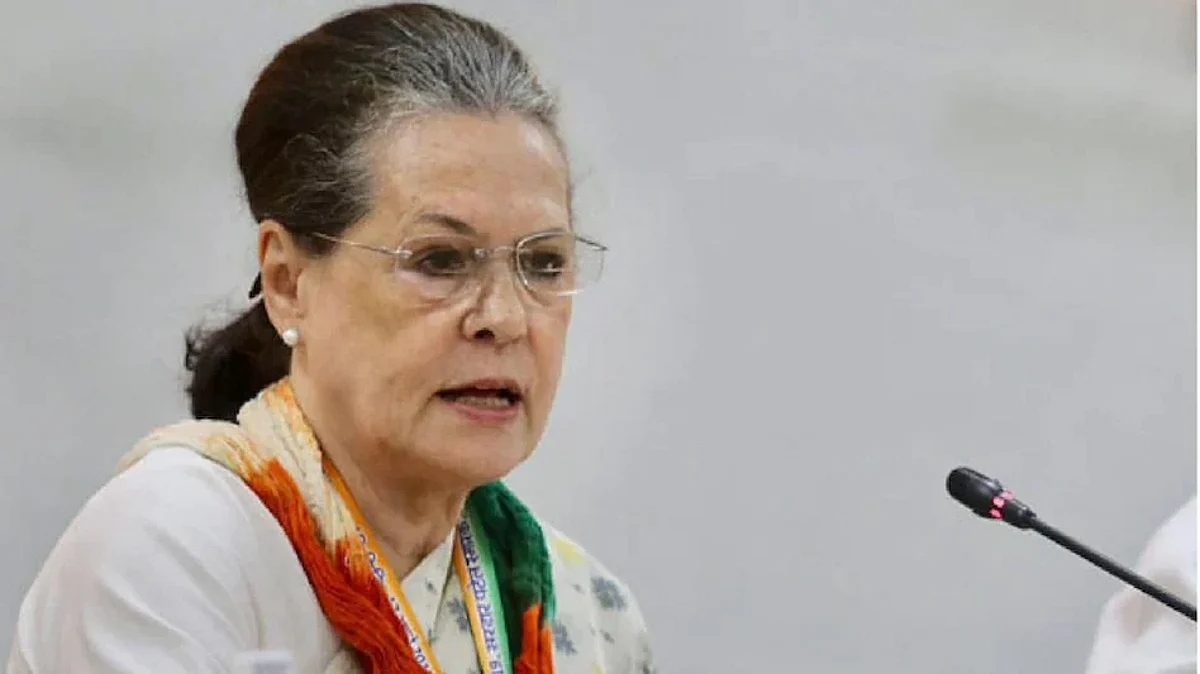 सोनिया गांधी ने पंजाब के सांसदों से चुनाव जीतने के लिए मिलकर काम करने को कहा