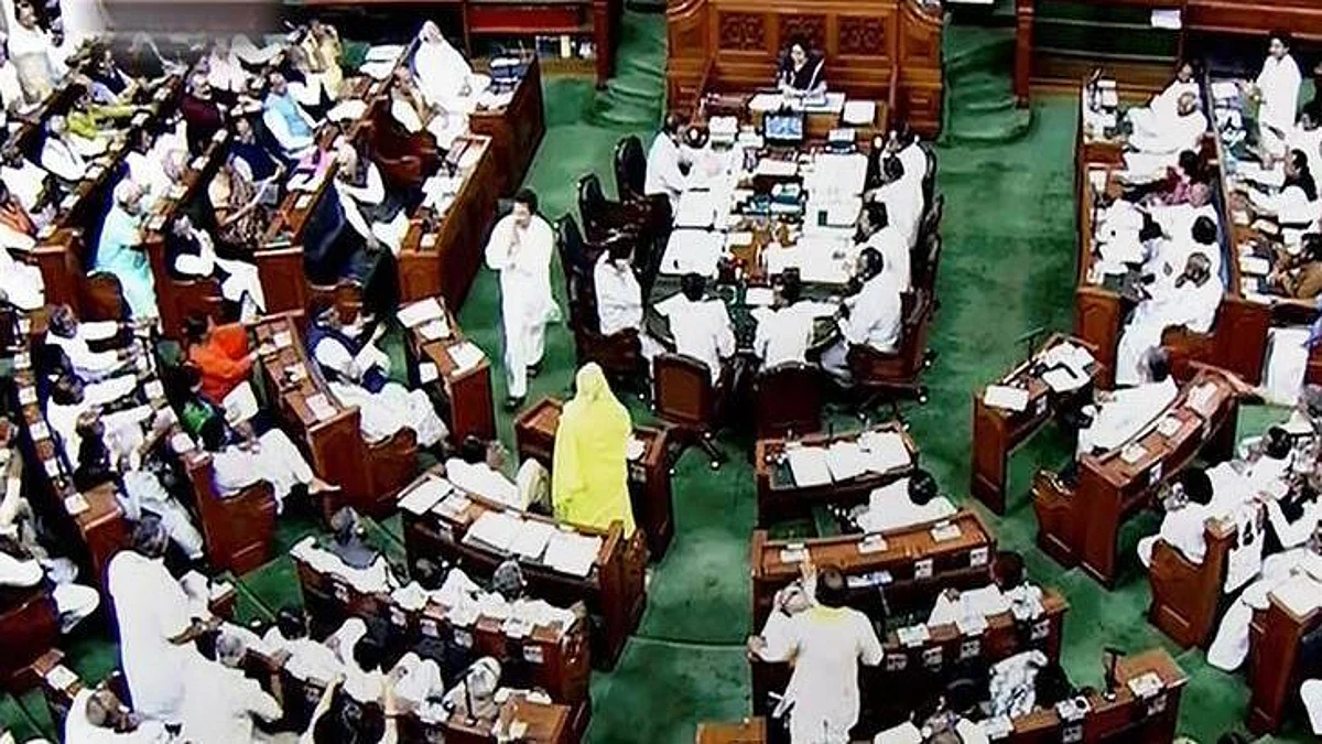 कृषि कानूनों और तेल के दाम पर विपक्ष का हंगामा, लोकसभा 2 बजे तक स्थगित