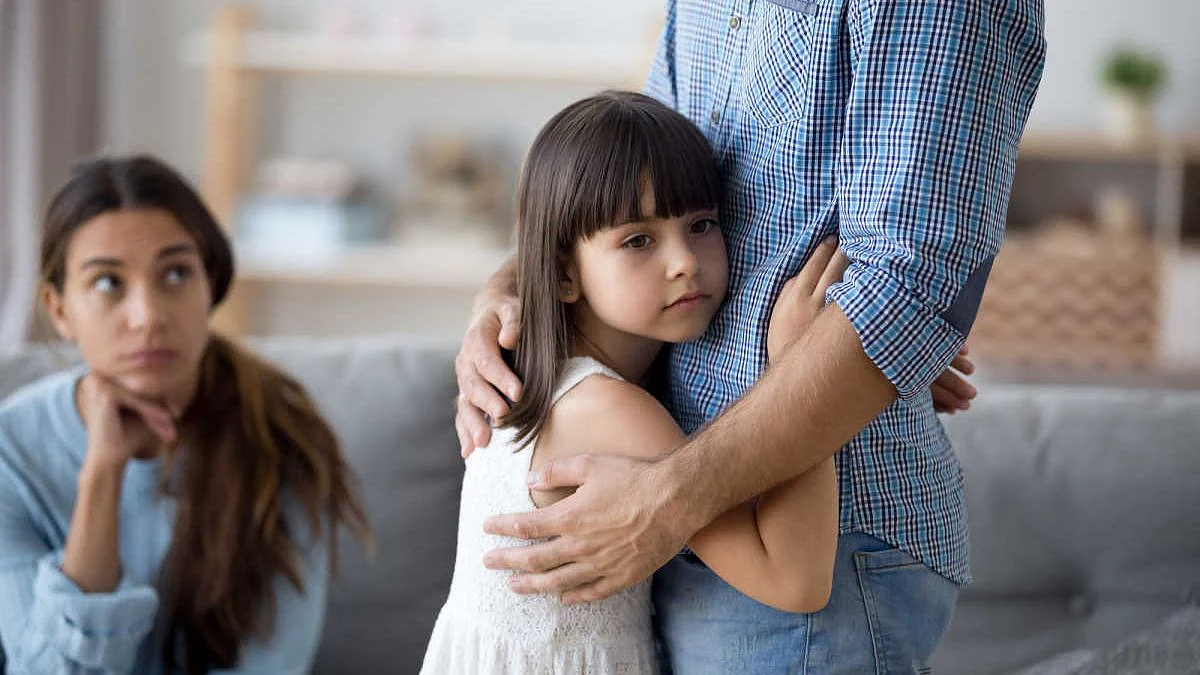 Protect Children from Negativity: बच्चों को नकारात्मकता से रखना है दूर तो अपनाये यह टिप्स