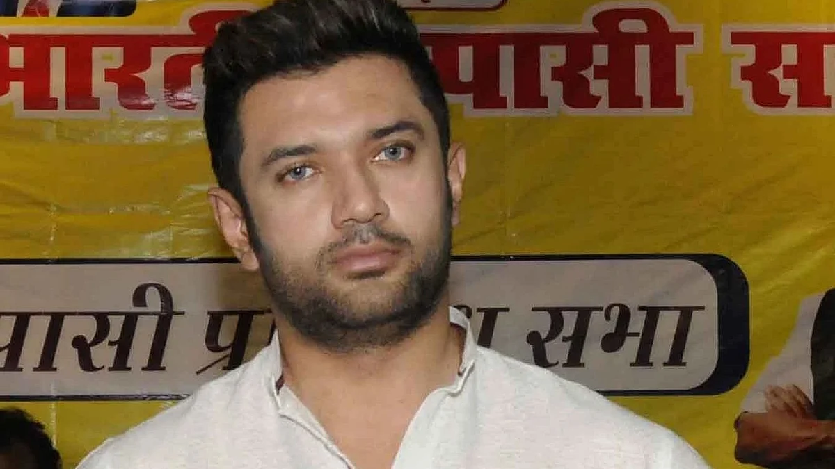 पिता की पुण्यतिथि पर आमंत्रित करने के लिए चिराग की तेजस्वी से मुलाकात