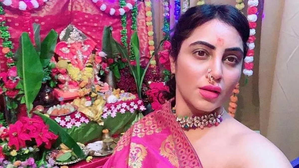 गणेश चतुर्थी की शुभकामनाएं देने पर ट्रोल हुईं अर्शी खान
