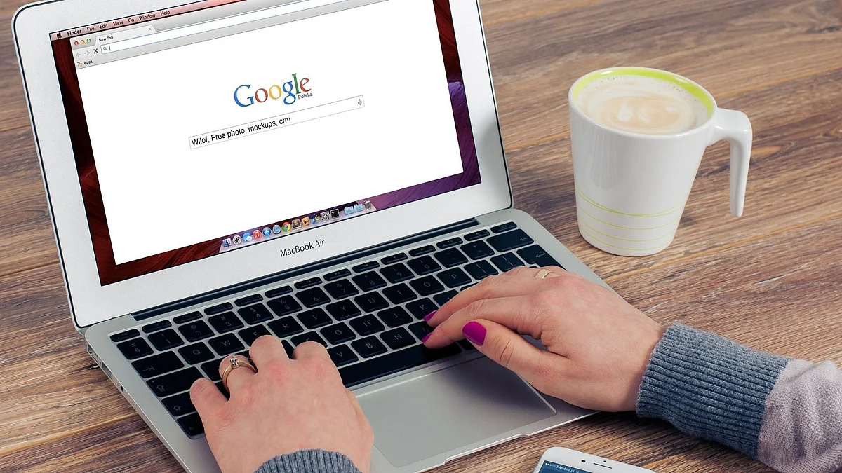 Chromebook के लिए ' ह्यूमन प्रेजेंस सेंसर' पर काम कर रहा है गूगल :रिपोर्ट