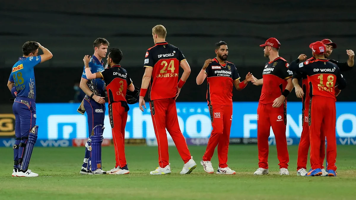 IPL 2021: हर्षल पटेल की हैट्रिक से जीता रॉयल चैलेंजर्स बैंगलोर, मुंबई इंडियंस को 54 रनों से हराया