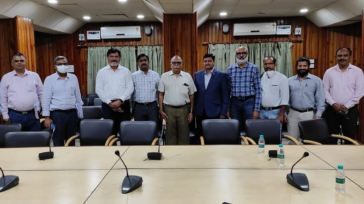 प्रदेश में वाइनरीज इकाईयों की स्थापना के लिये शासन स्तर पर आयुक्तालय अधिकारियों एवं वाइनरीज प्रतिनिधियों के साथ सम्पन्न हुई बैठक