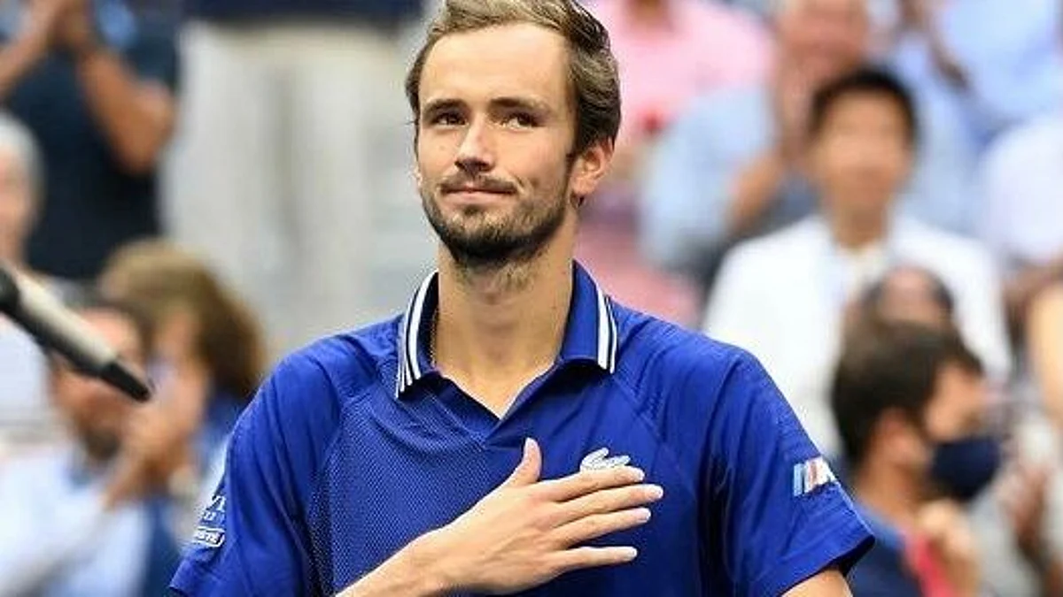 US open : जोकोविच को हराकर मेदवेदेव ने जीता पुरुष एकल का खिताब