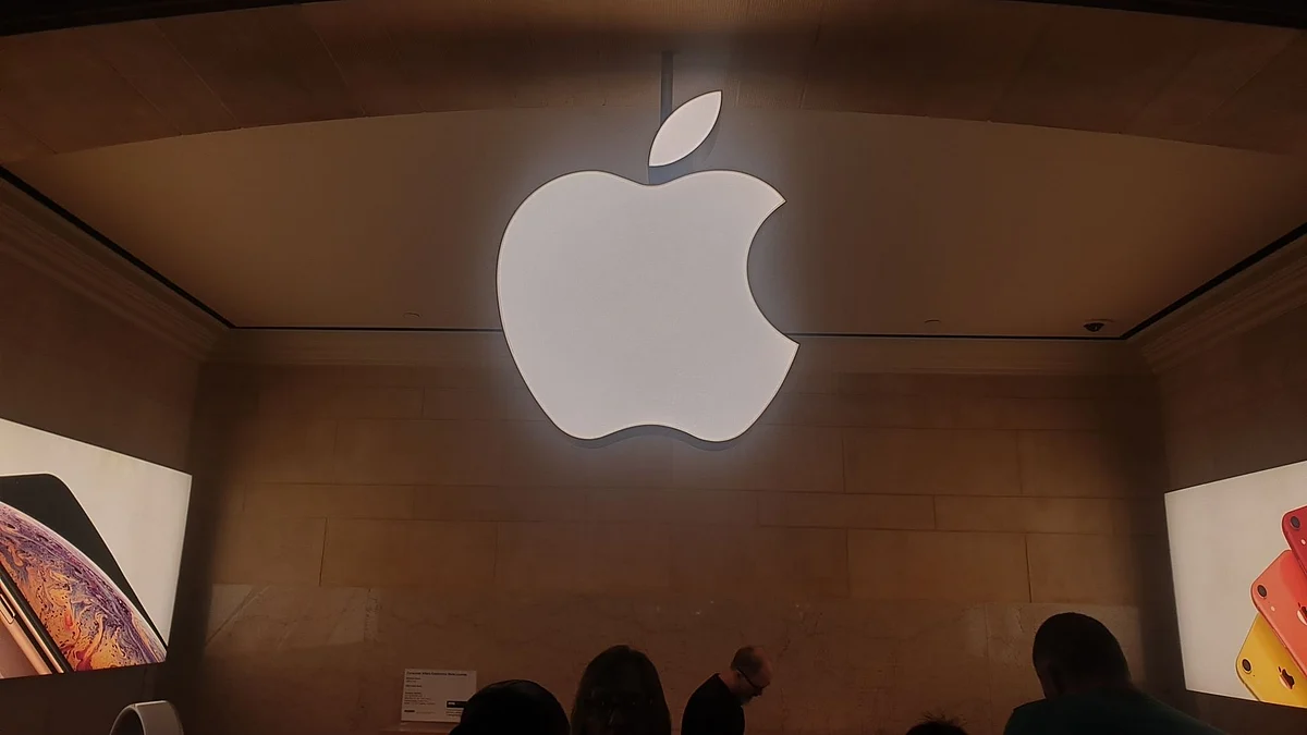 Apple Car के प्रोजेक्ट हेड डॉउग फील्ड फोर्ड में होंगे शामिल
