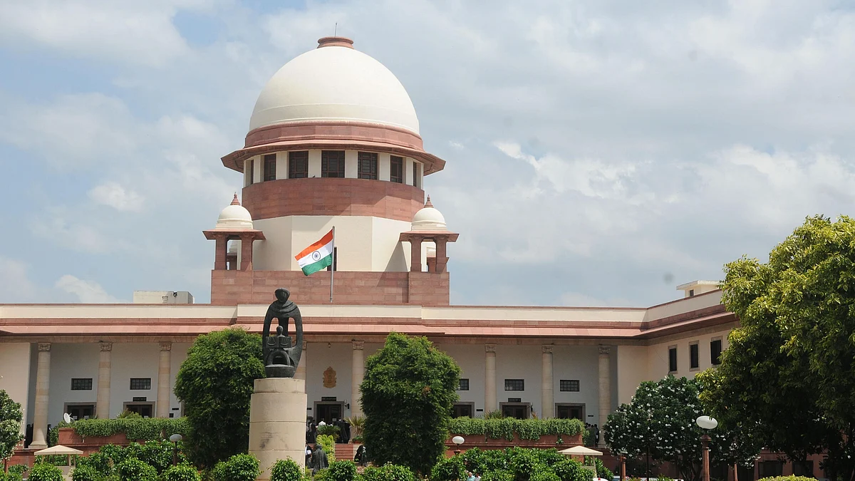 केंद्र ने सुप्रीम कोर्ट में कहा, एनडीए के जरिए महिलाओं को सशस्त्र बलों में शामिल किया जा सकता है