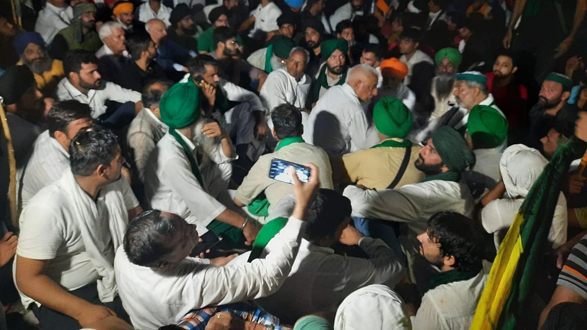 करनाल लघु सचिवालय के बाहर डटे किसान, प्रशासन के खिलाफ महापड़ाव का दूसरा दिन