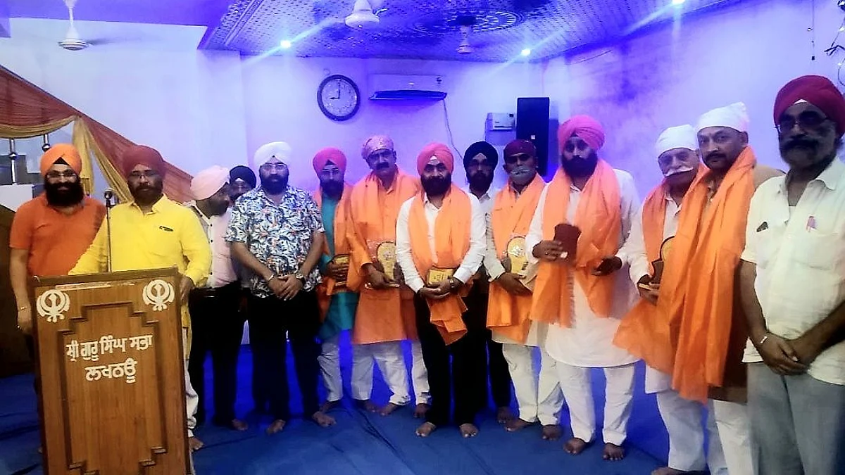 साहिब श्री गुरू ग्रन्थ साहिब जी महाराज का प्रकाश उत्सव नाका हिण्डोला लखनऊ में मनाया गया