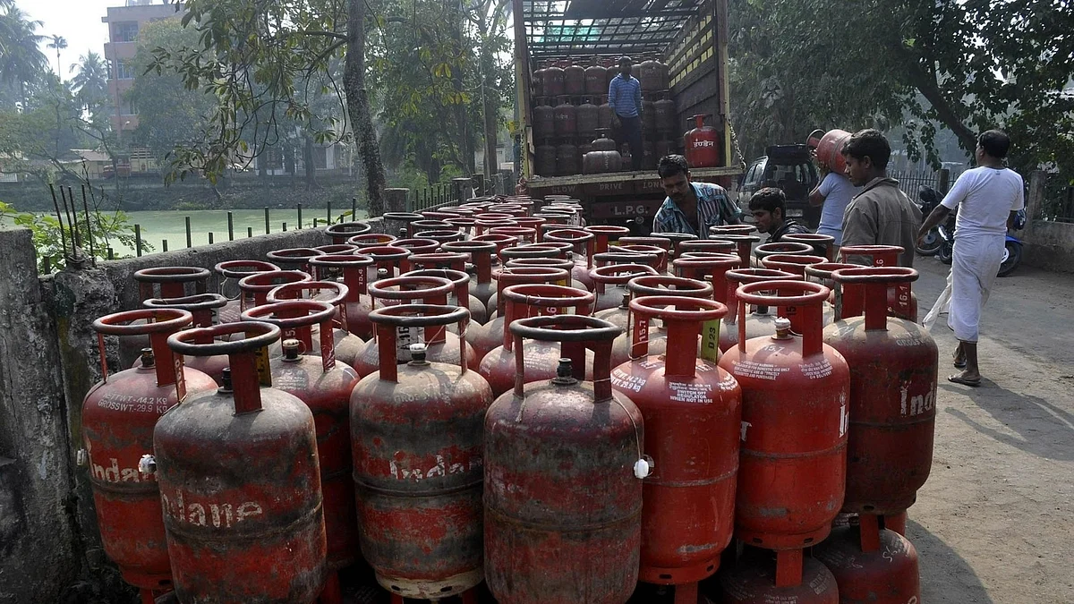 बिना सब्सिडी वाला LPG सिलेंडर 25 रुपये महंगा हुआ