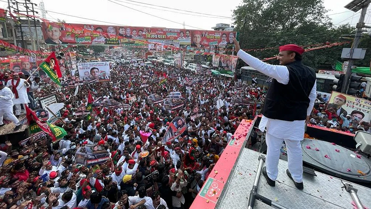 सपा की विजय रथ यात्रा को 'खजांची' ने दिखाई हरी झंडी, अखिलेश यादव ने भरी 400 सीटें जीतने की हुंकार