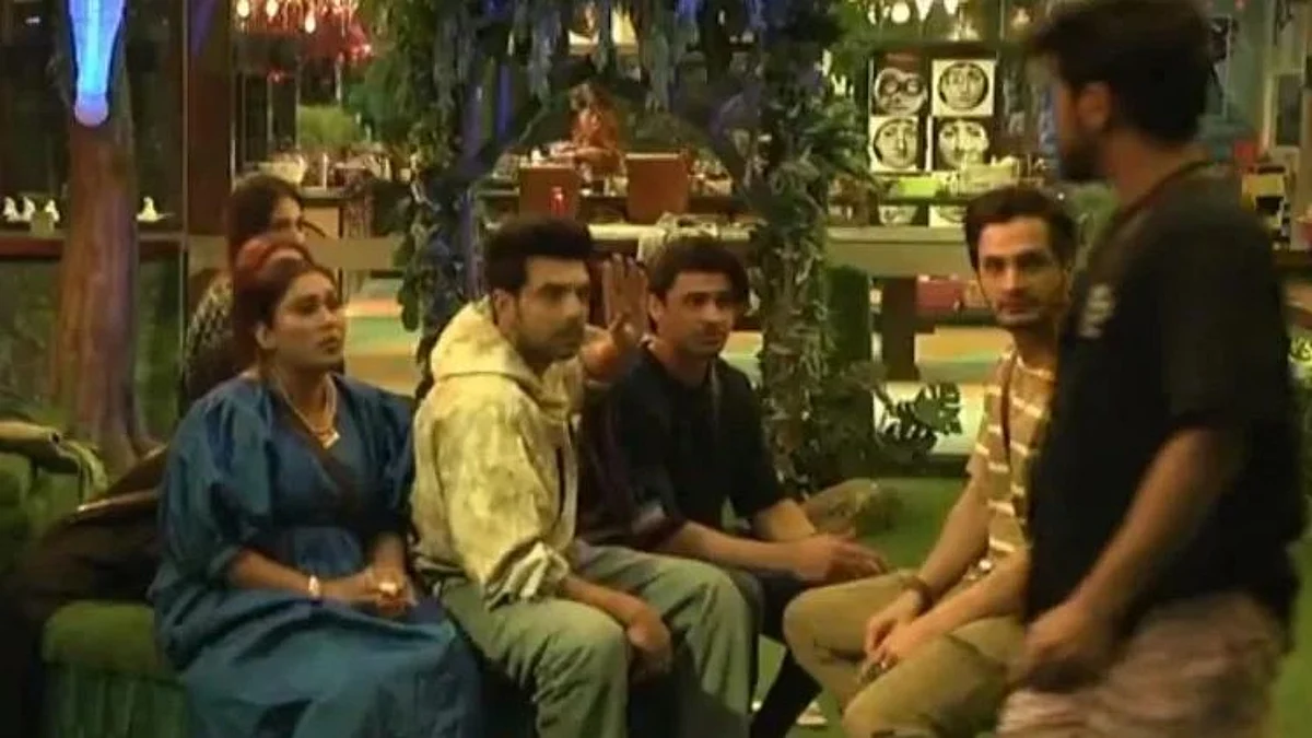 Bigg Boss 15: बिग बॉस ने घर वालों को बेघर होने से खुद को बचाने का दिया मौका, जानिए कैसे