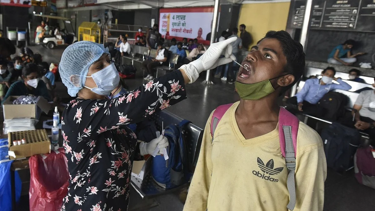 Covid-19 Updates: भारत में बीते 24 घंटे में कोरोना के 18,346 नए मामले, 263 की मौत