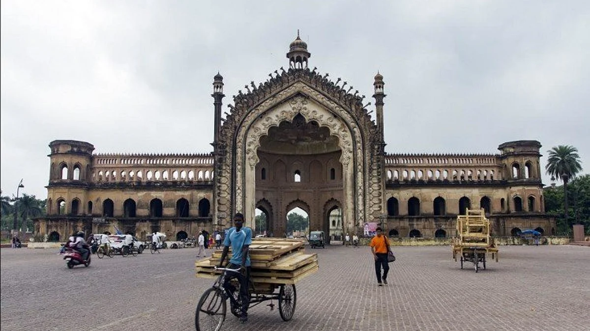लखनऊ: आज दशहरा पर रहेगा ट्रैफिक डायवर्जन, दुर्गा प्रतिमा विसर्जन के दौरान इन रास्तों पर नहीं जा सकेंगे