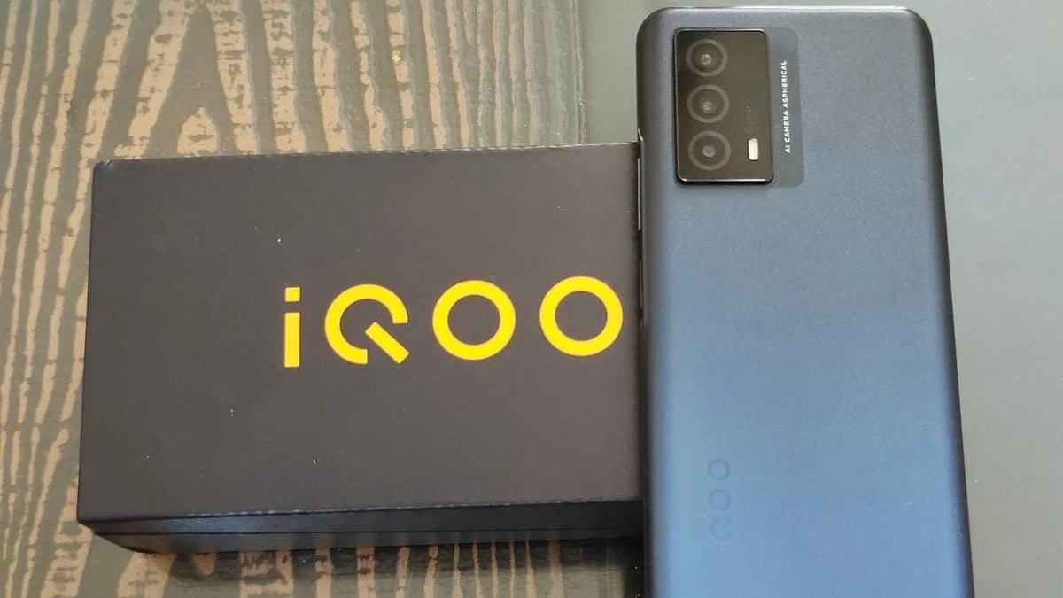 iQOO Z5x डाइमेंशन 900, 44 वॉट फास्ट चार्जिग के साथ आने की संभावना
