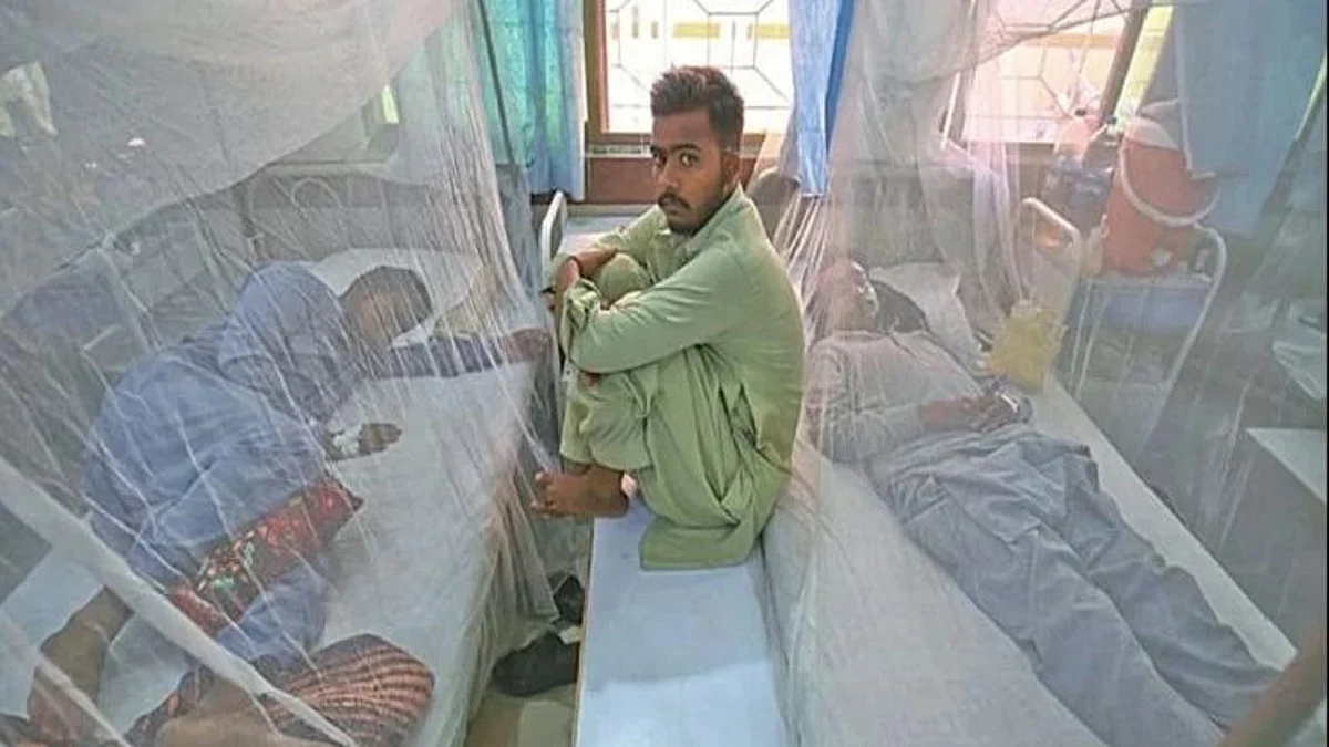 कोरोना के बीच पाकिस्तान के कराची में फैला रहस्यमयी वायरल बुखार, डेंगू जैसे लक्षण