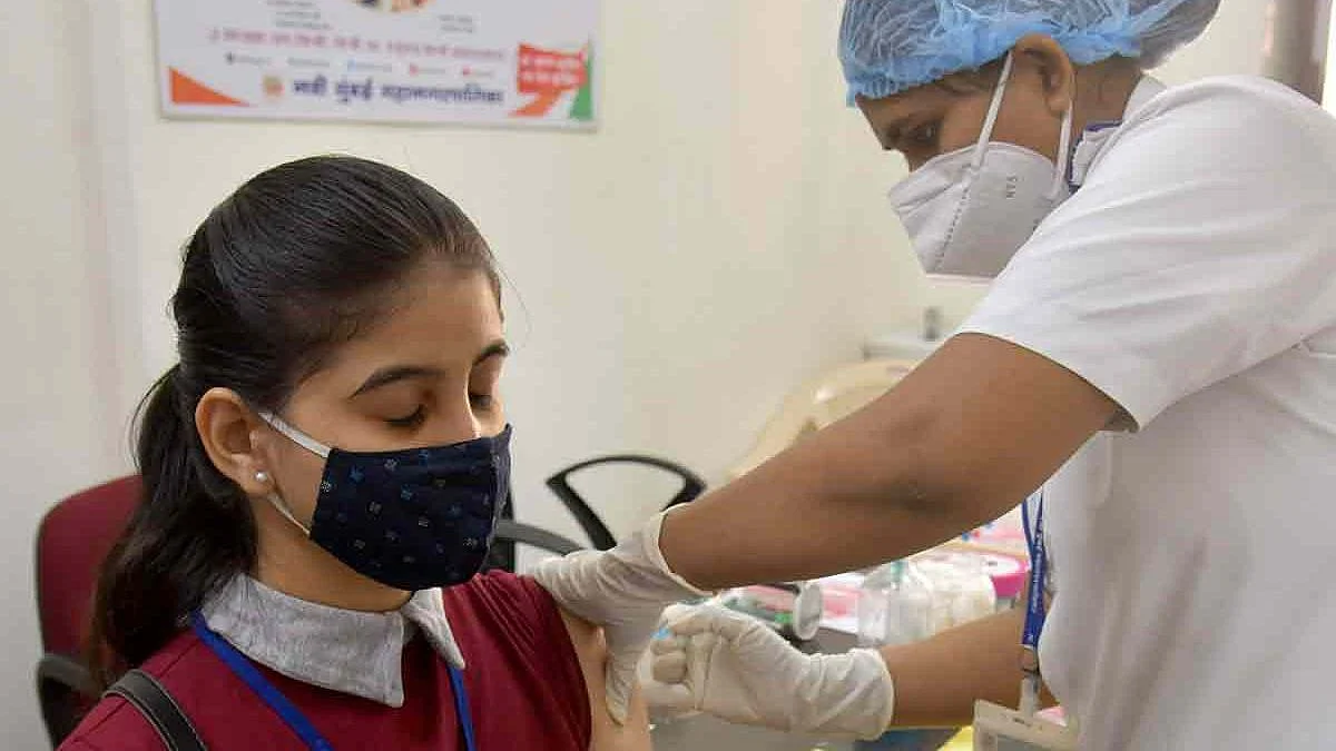 मध्य प्रदेश: आधी आबादी को लग चुकी कोरोना की दोनों डोज, 25 दिसंबर तक 100% करने का लक्ष्य