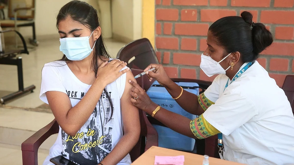 Covid-19 Updates: भारत में बीते 24 घंटे में कोविड के 13,091 नए मामले, 340 लोगों की मौत