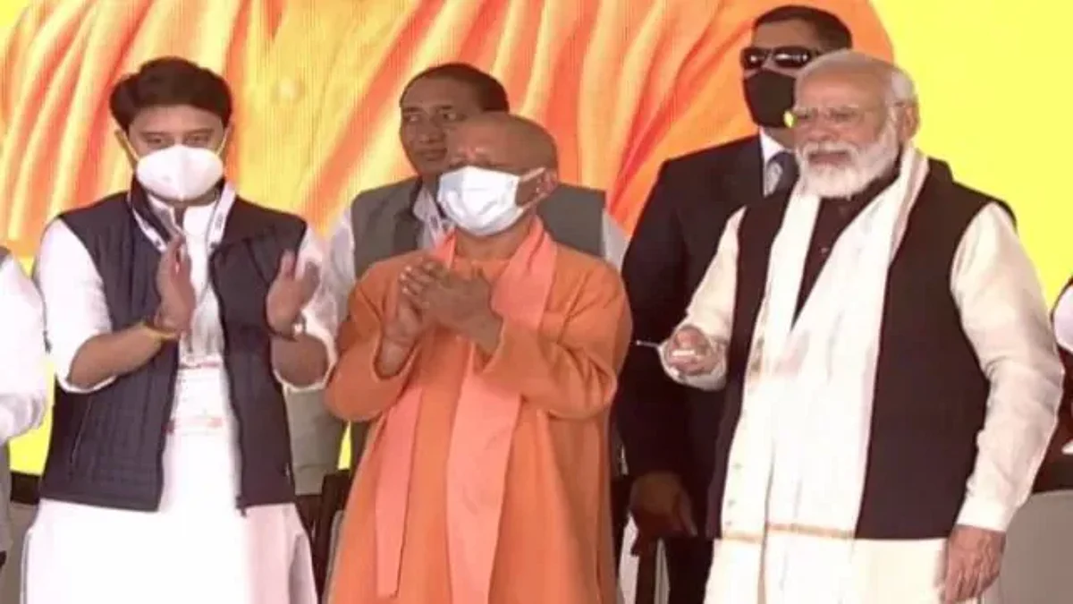 Jewar Airport: चुनाव से पहले यूपी को बड़ी सौगात, PM मोदी ने किया जेवर एयरपोर्ट का शिलान्यास