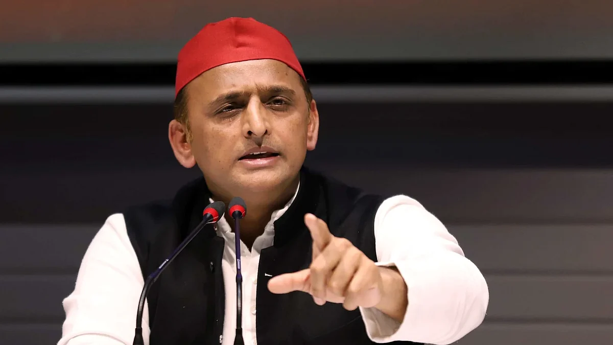 UP Election 2022: अखिलेश यादव ने बीजेपी पर कसा तंज, बोले- हवाई चप्पल वालों को हवाई जहाज में चलाने का किया था वादा