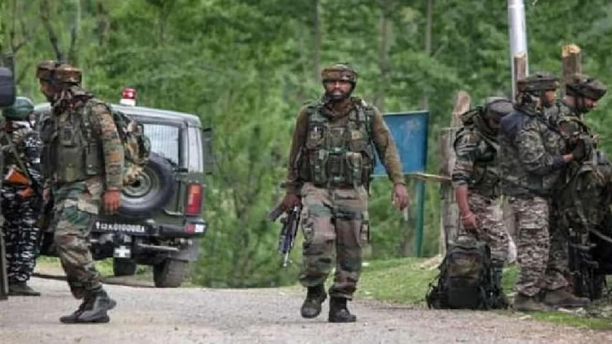 जम्मू-कश्मीर: बारामुला में CRPF जवानों पर ग्रेनेड हमला, 2 जवानों समेत 4 लोग घायल