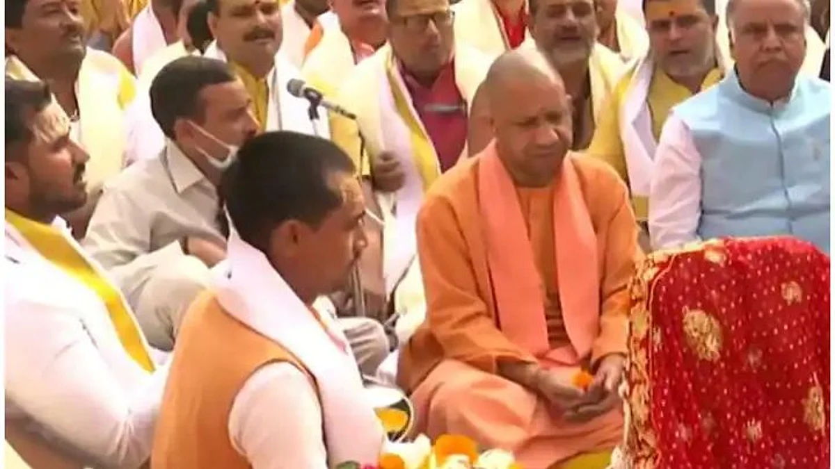 कनाडा से आई मां अन्नपूर्णा की मूर्ति काशी विश्वनाथ धाम पहुंची, सीएम योगी आदित्यनाथ ने की प्राण प्रतिष्ठा