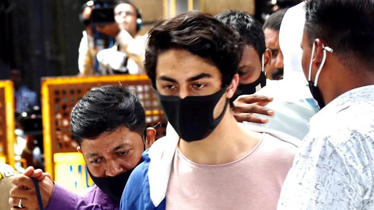 Aryan Khan Drugs Case: ड्रग्स मामले में देर रात हुई आर्यन खान से पूछताछ, हर शुक्रवार NCB के सामने होना है पेश
