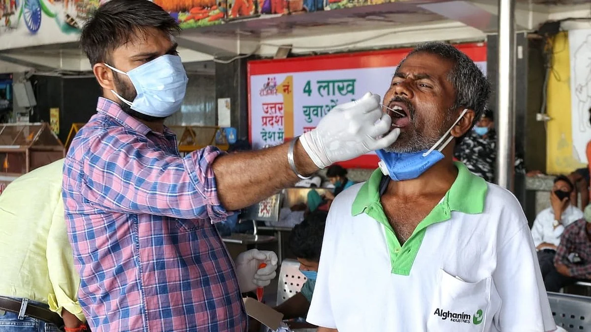 Covid-19 Updates: भारत में पिछले 24 घंटे में कोरोना के 10,853 नए मामले, 526 लोगों की मौत