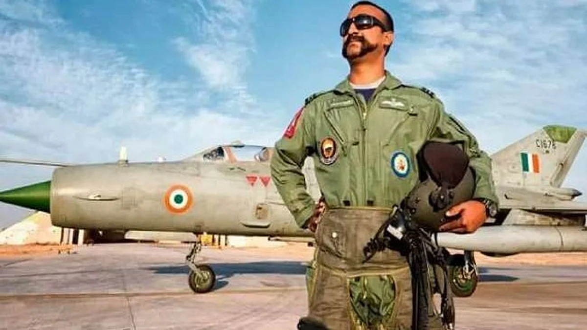 वीर चक्र से सम्मानित हुए विंग कमांडर अभिनंदन वर्धमान, पाक लड़ाकू विमान F-16 को मार गिराया था