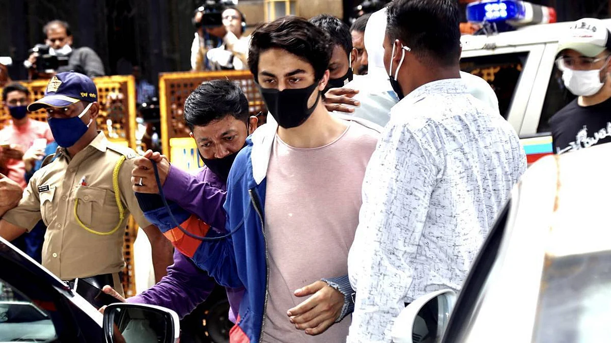 Aryan Khan Drug Case: आर्यन खान को मुंबई ड्रग्स मामले में मिली बड़ी राहत, NCB दफ्तर में हर शुक्रवार नहीं देनी होगी हाजिरी