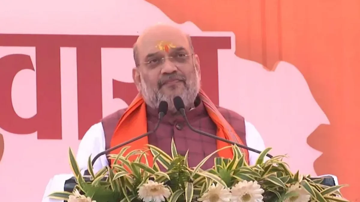Amit Shah in Ayodhya: गृहमंत्री अमित शाह पहुंचे अयोध्या, रामलला के दर्शन के बाद जनसभा को किया संबोधित
