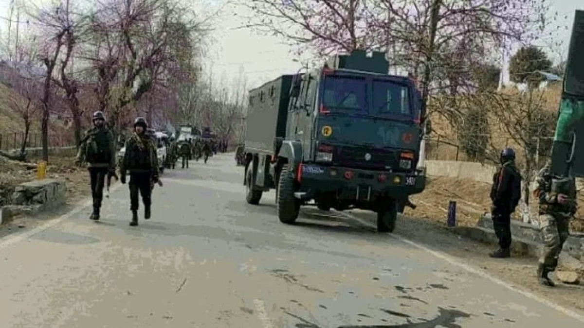 जम्मू कश्मीर में तीन अलग-अलग मुठभेड़, सुरक्षाबलों ने 5 आतंकियों को मौत के घाट उतारा