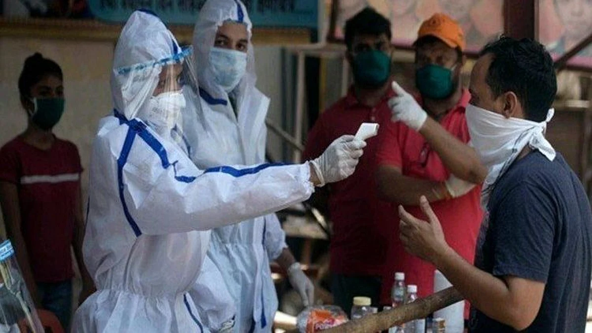 Covid-19 Updates: भारत में पिछले 24 घंटे में कोविड के 6,987 नए मामले, ओमिक्रॉन के मरीजों की संख्या 422 पहुंची