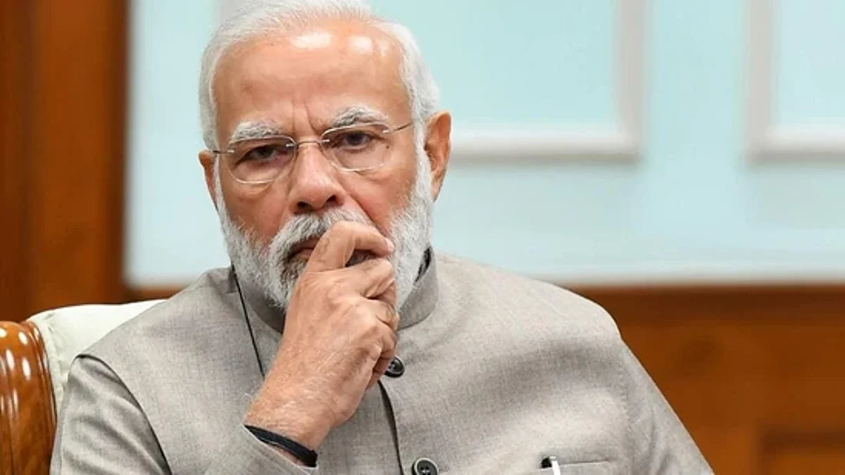 Omicron Variant: ओमिक्रॉन के बढ़ते मामलों के बीच मंत्रिपरिषद के साथ पीएम मोदी की बैठक आज, चुनावी राज्यों की स्थिति पर चर्चा संभव