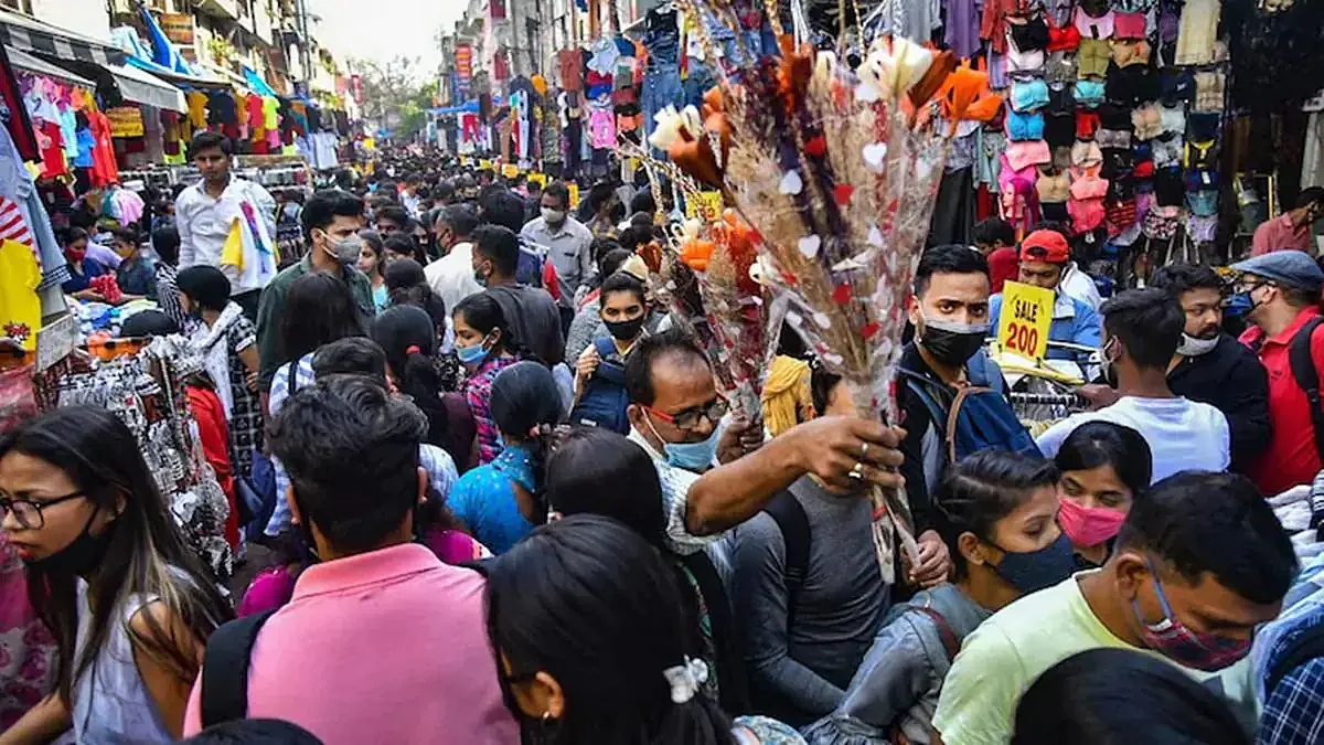 बेकाबू भीड़ पर दिल्ली सरकार का बड़ा ऐक्शन, वीकेंड में ऑड-ईवन बेसिस पर खुलेगी सरोजिनी नगर मार्केट