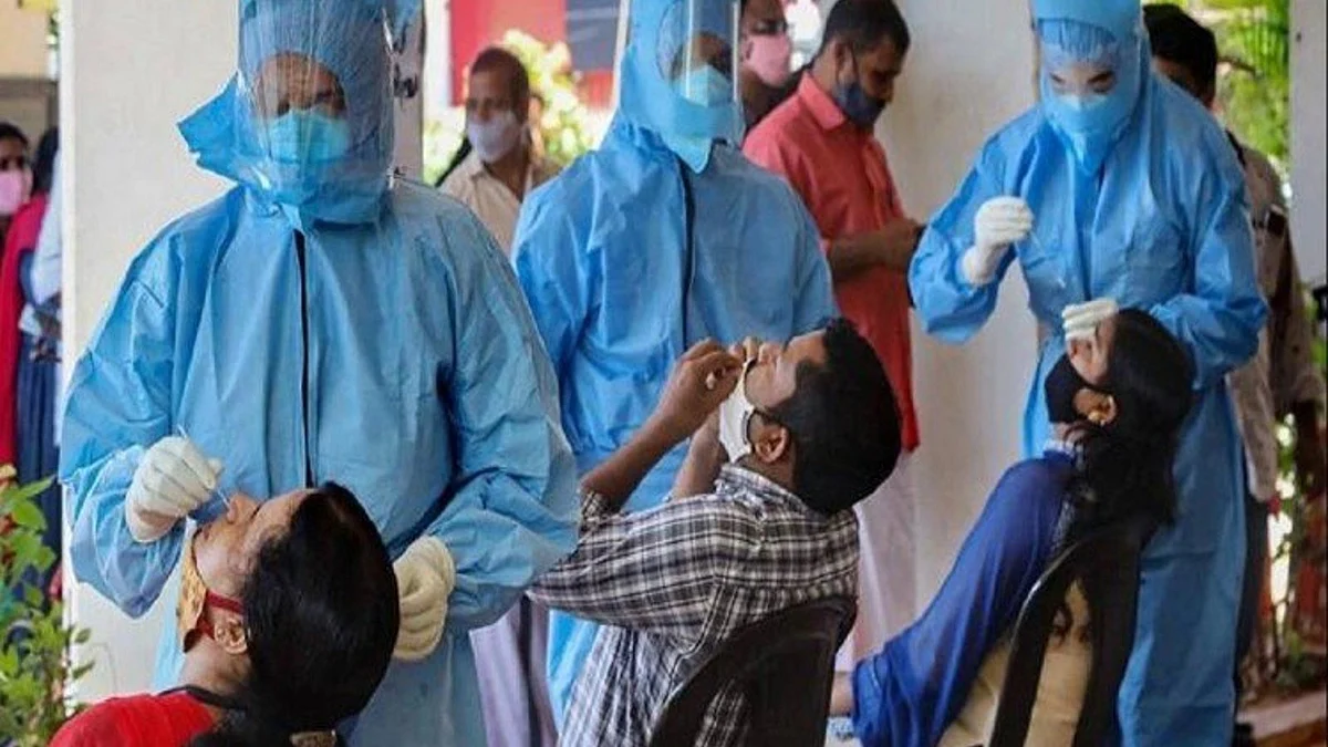 Covid-19 Updates: भारत में पिछले 24 घंटे में कोविड के 6,531 नए केस, ओमिक्रॉन वेरिएंट से जुड़े मामलों की संख्या हुई 578