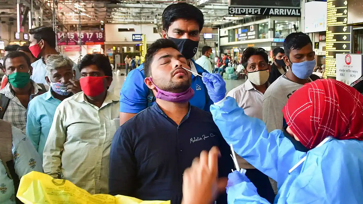 Omicron Alert: भारत में कोरोना के बढ़ने लगे मामले, ओमिक्रॉन के अब तक 1270 केस